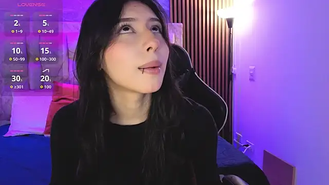 Snapshot of chloe_bluee_ chatting on 04.21.26 chloe bluee online show from 04.21.26