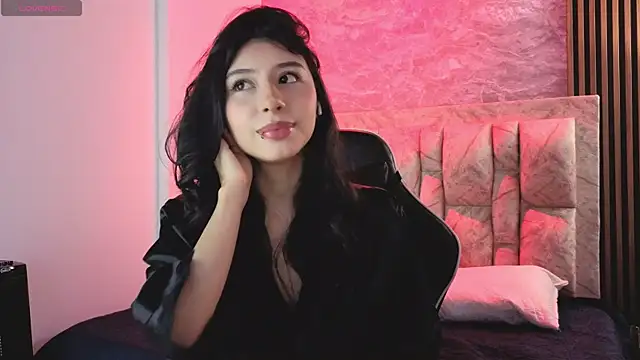 Snapshot of chloe_bluee_ chatting on 04.24.26 chloe bluee online show from 04.24.26