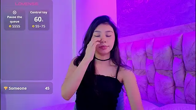 chloe bluee  online show from 07.07.26