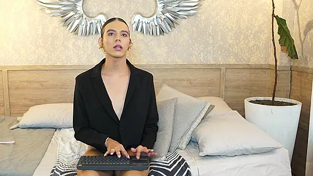 Luxa Velvet online show from 03.14.26