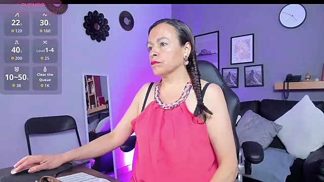 Snapshot of Ivonne_4 chatting on 07.15.26 Ivonne 4 online show from 07.15.26