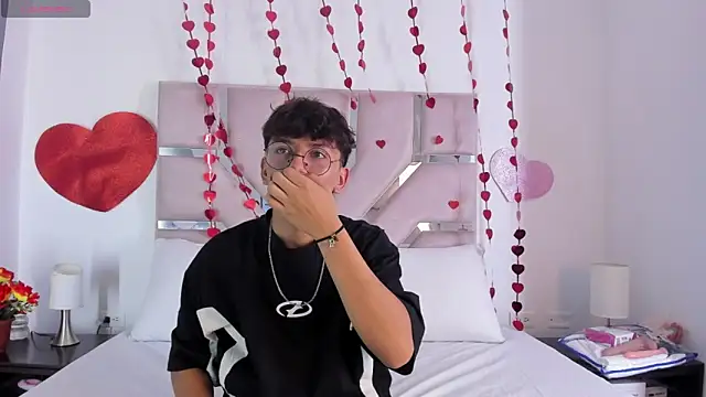 Angel Lux online show from 02.26.26