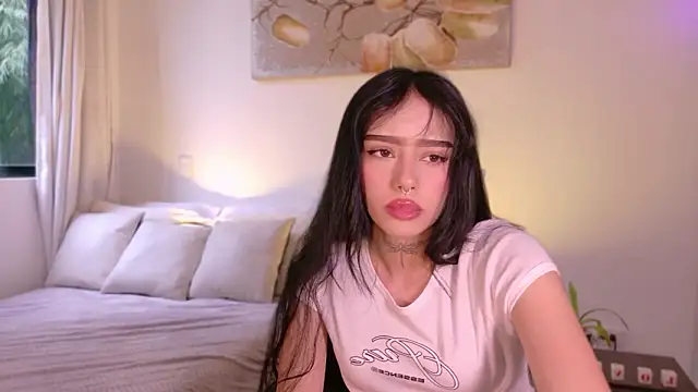 Snapshot of meganlake chatting on 02.19.26 meganlake online show from 02.19.26