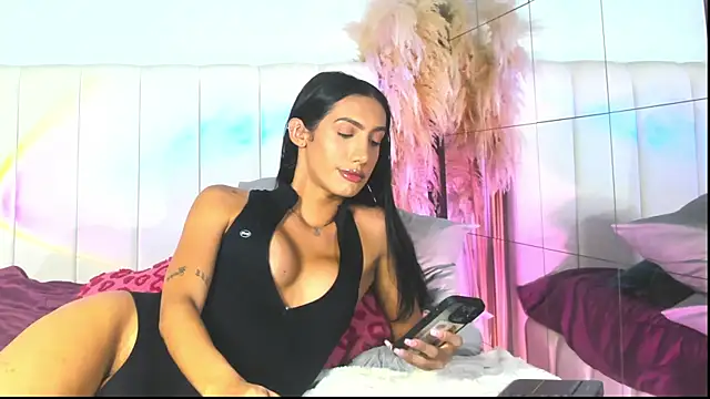 VelvetEstefa online show from 04.14.26