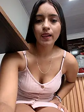 Snapshot of DulceCaroX chatting on 06.29.26 DulceCaroX online show from 06.29.26