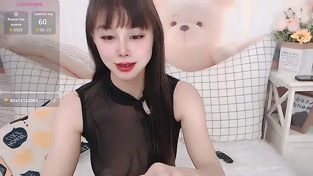 Snapshot of Luckmia333 chatting on 02.25.26 Luckmia333 online show from 02.25.26