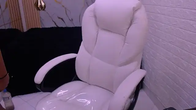 Snapshot of velvet_o chatting on 02.28.26 velvet o online show from 02.28.26