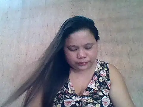 Snapshot of sweetlyn31 chatting on 04.17.26 sweetlyn31 online show from 04.17.26