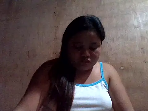 Snapshot of sweetlyn31 chatting on 04.17.26 sweetlyn31 online show from 04.17.26