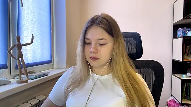 Snapshot of TomikoPfau chatting on 02.24.26 TomikoPfau online show from 02.24.26