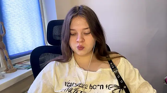 Snapshot of TomikoPfau chatting on 03.05.26 TomikoPfau online show from 03.05.26