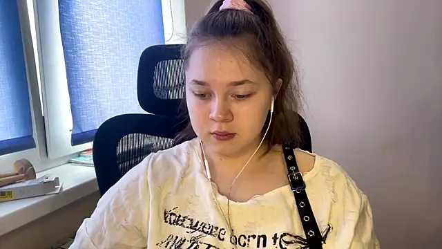 Snapshot of TomikoPfau chatting on 03.07.26 TomikoPfau online show from 03.07.26