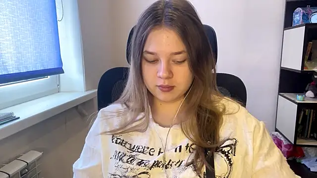 Snapshot of TomikoPfau chatting on 03.23.26 TomikoPfau online show from 03.23.26