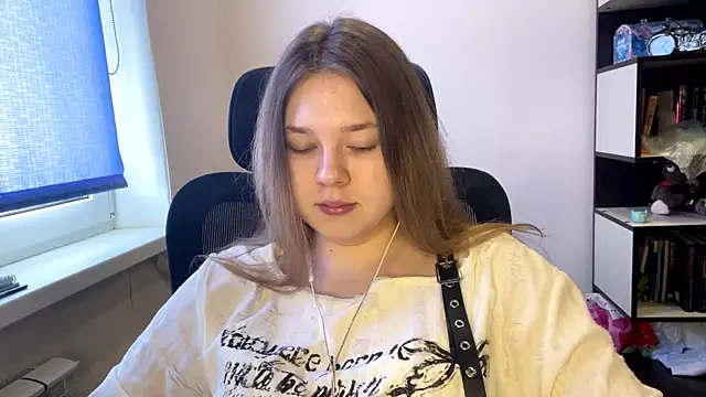 Snapshot of TomikoPfau chatting on 03.24.26 TomikoPfau online show from 03.24.26