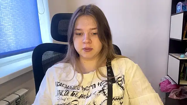 Snapshot of TomikoPfau chatting on 03.31.26 TomikoPfau online show from 03.31.26