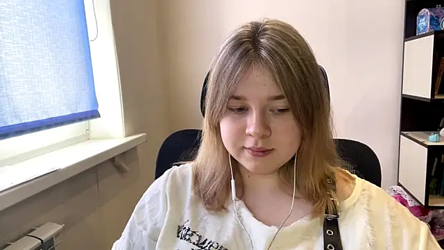 Snapshot of TomikoPfau chatting on 04.09.26 TomikoPfau online show from 04.09.26