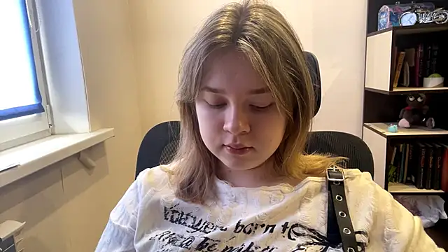 Snapshot of TomikoPfau chatting on 04.11.26 TomikoPfau online show from 04.11.26