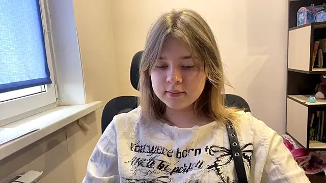 Snapshot of TomikoPfau chatting on 04.12.26 TomikoPfau online show from 04.12.26