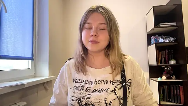 Snapshot of TomikoPfau chatting on 04.13.26 TomikoPfau online show from 04.13.26