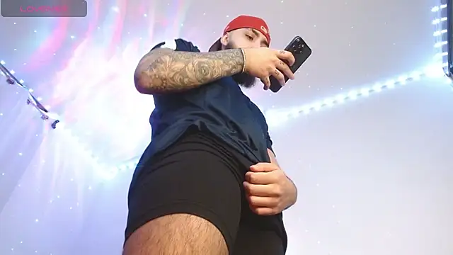 SantiagoHincapiie online show from 04.01.26