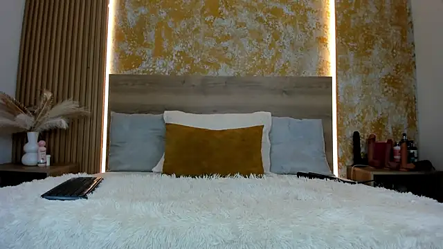 julietta pink online show from 03.30.26