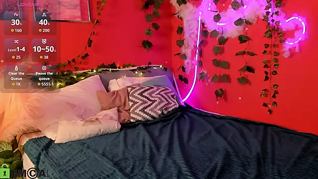 Tiffany Robinson online show from 03.04.26