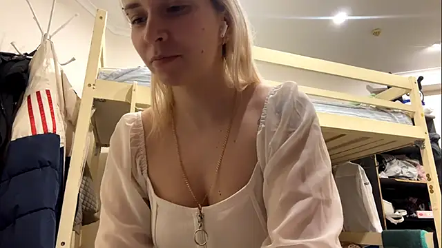 Snapshot of LiraDreamX chatting on 02.26.26 LiraDreamX online show from 02.26.26