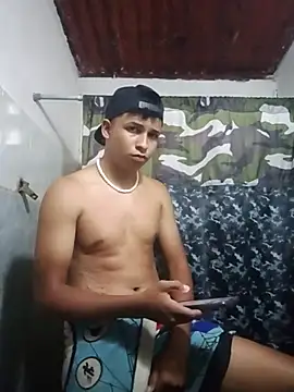 Snapshot of zeus23cm1 chatting on 02.25.26 zeus23cm1 online show from 02.25.26