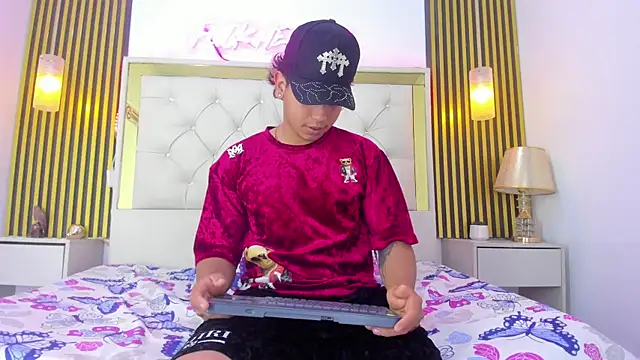 Axel Monroe online show from 02.20.26