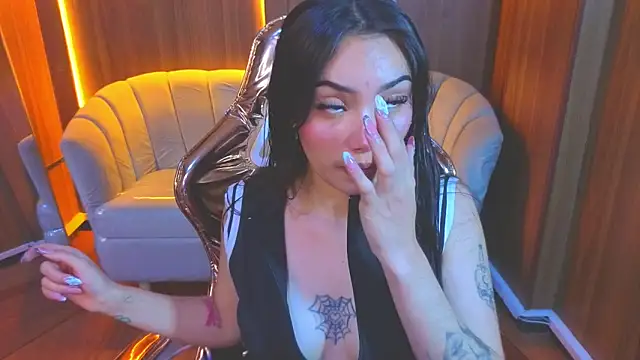 Daphne nicole b online show from 04.18.26