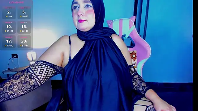 HijabiMilff online show from 05.28.26