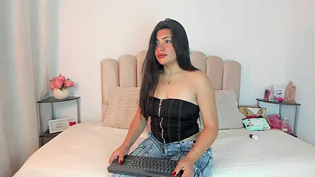 Snapshot of celeste_z chatting on 02.28.26 celeste z online show from 02.28.26