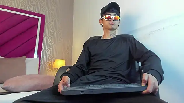 Dominic Foxx online show from 02.27.26