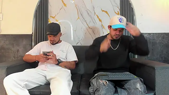 Snapshot of Latins_on_fire chatting on 05.07.26 Latins on fire online show from 05.07.26