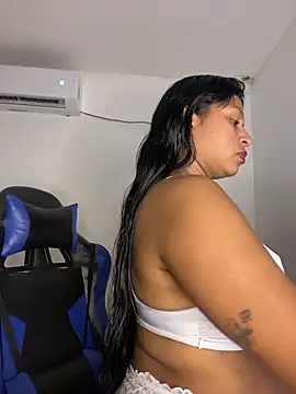 Snapshot of Kittyoficiall chatting on 02.26.26 Kittyoficiall online show from 02.26.26