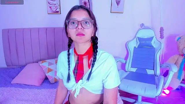 Zoow bluussh online show from 04.06.26