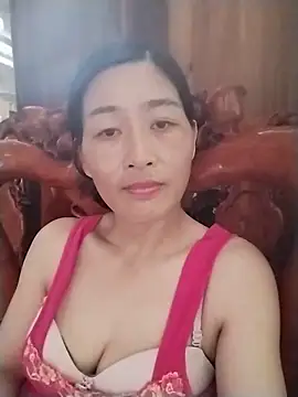 Snapshot of lris-Beauty77 chatting on 06.18.26 lris-Beauty77 online show from 06.18.26