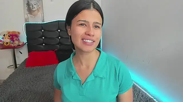 LatinaQueen23 online show from 05.04.26