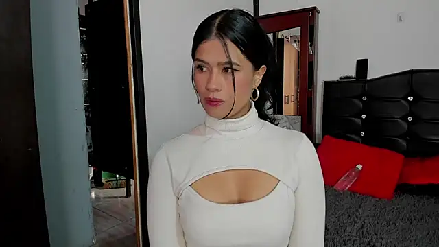 LatinaQueen23 online show from 06.11.26