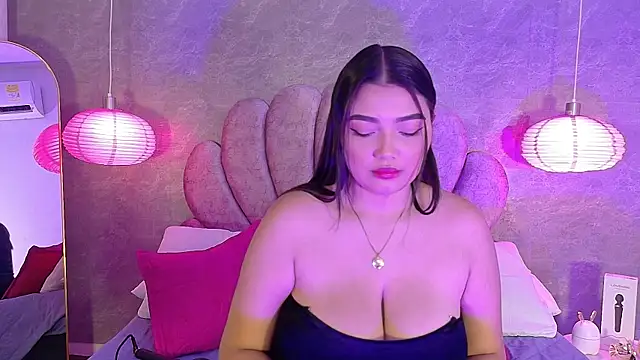 Snapshot of ArianaRougee chatting on 07.11.26 ArianaRougee online show from 07.11.26