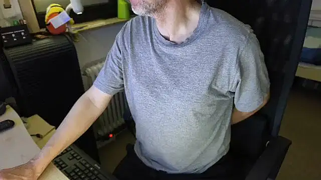 Snapshot of loenne1 chatting on 02.28.26 loenne1 online show from 02.28.26