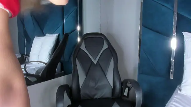 Snapshot of Keitty_Rose chatting on 02.25.26 Keitty Rose online show from 02.25.26