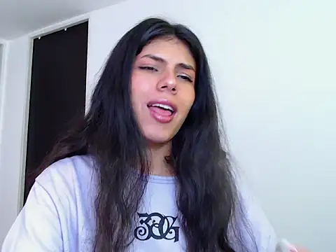 Snapshot of Mini_Sky chatting on 02.25.26 Mini Sky online show from 02.25.26