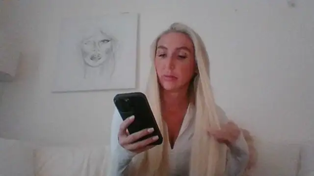 Snapshot of kinkykara25 chatting on 02.24.26 kinkykara25 online show from 02.24.26