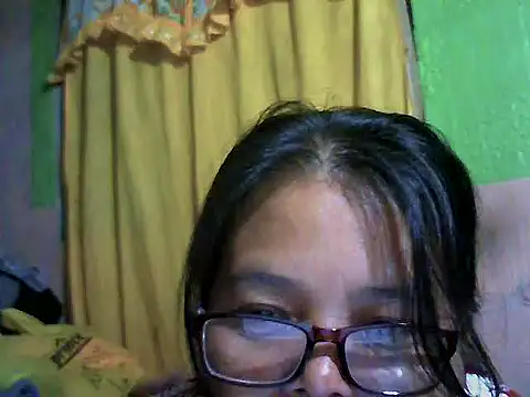 Snapshot of Flowerblossom123 chatting on 05.05.26 Flowerblossom123 online show from 05.05.26