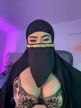 Snapshot of Yasmin_cute chatting on 06.14.26 Yasmin cute online show from 06.14.26