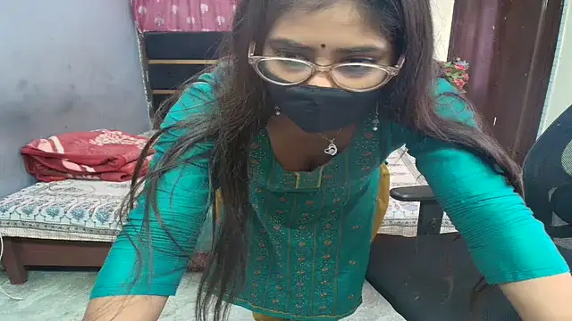 Snapshot of Aayesha-queen chatting on 06.26.26 Aayesha-queen online show from 06.26.26