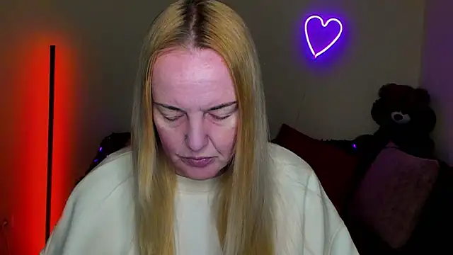 Snapshot of Bella_soulmate chatting on 04.28.26 Bella soulmate online show from 04.28.26
