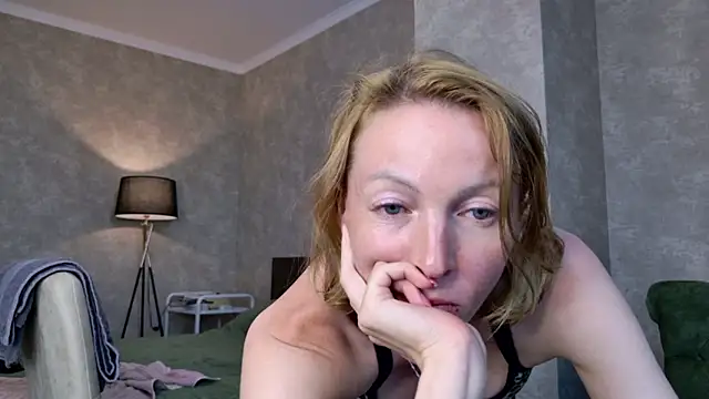 Snapshot of angelicfenix chatting on 06.10.26 angelicfenix online show from 06.10.26