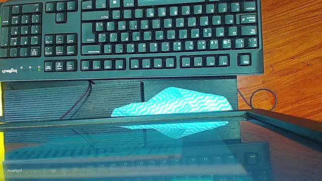 Emma hassani online show from 04.17.26